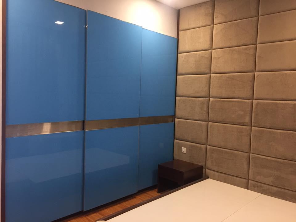 Mẫu tủ quần áo màu xanh cửa lùa Acrylic sang trọng, đẳng cấp
