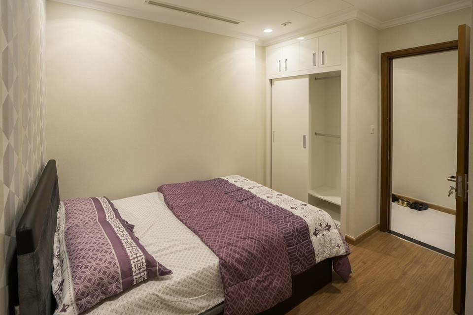 Thiết kế tủ quần áo trắng của lùa đơn gian, hiện đại