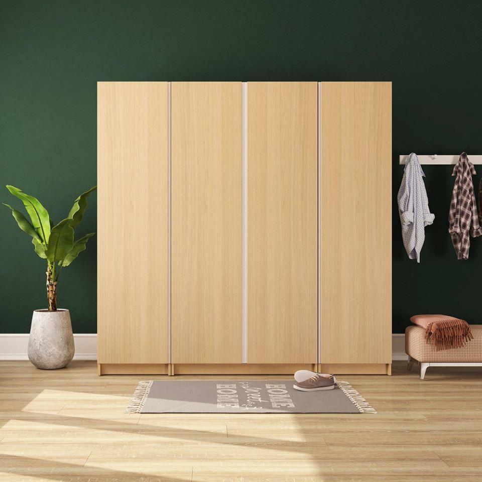 Thợ thi công đóng tủ áo theo yêu cầu của khách hàng
