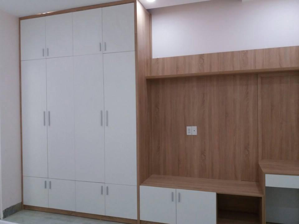 Tủ quần áo gỗ công nghiệp trắng kết hợp kệ ti vi vân gỗ tinh tế